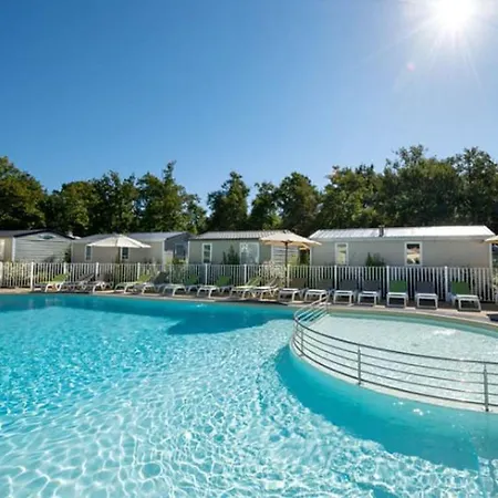 Sur Pilotis Avec Terrasse A Royan - Api-1-52-1474 Campsite Royan