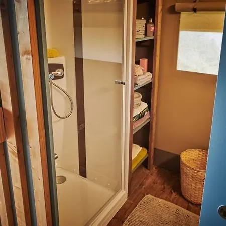 Sur Pilotis Avec Terrasse A Royan - Api-1-52-1474 Campsite *