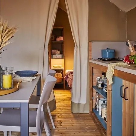 Campsite Sur Pilotis Avec Terrasse A Royan - Api-1-52-1474